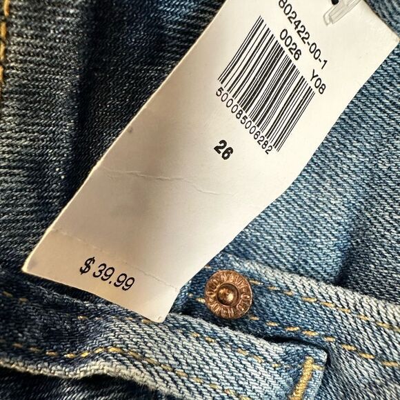 NWT Old Navy Plus Size Curvy O G Straight 3” Cut Off Denim Shorts - Size 26 - Picture 9 of 11